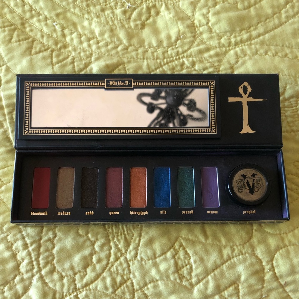 Kat Von D KVD Beauty Serpentina Eyeshadow Palette